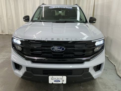 New 2026 Ford Expedition Active image 10
