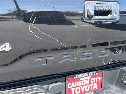 Used 2022 Toyota Tacoma SR5 w/ SR5 Appearance Package (SM) image 28