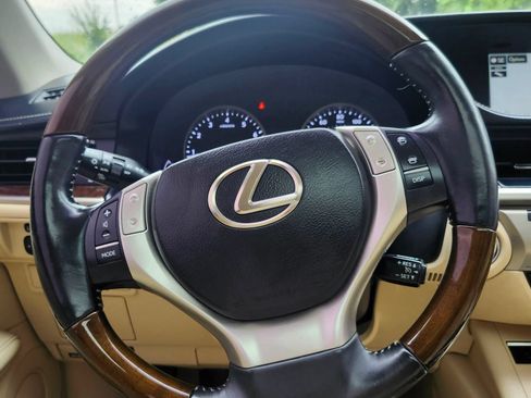 Used 2015 Lexus ES 350 w/ Luxury Package FWD image 22