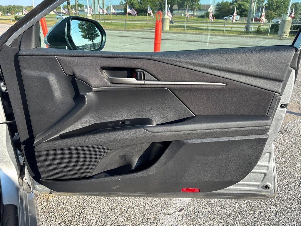 Used 2025 Toyota Camry LE FWD image 28