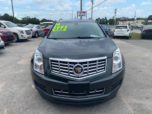 Used 2016 Cadillac SRX Luxury FWD image 3