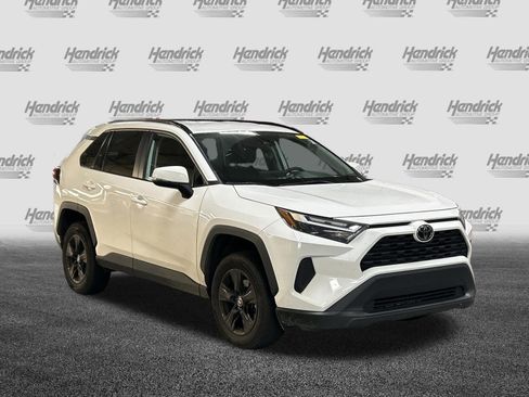 Used 2022 Toyota RAV4 XLE FWD image 2
