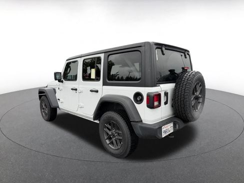 Used 2025 Jeep Wrangler Unlimited Sport AWD/4WD image 5