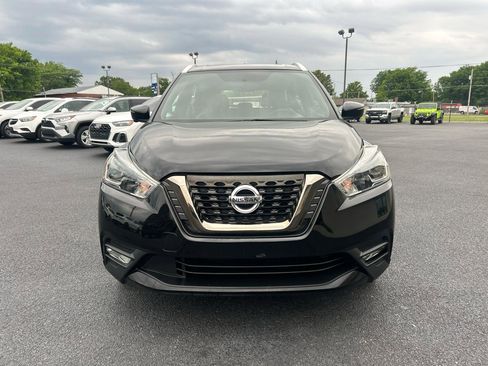 Used 2019 Nissan Kicks SR w/ SR Premium Package FWD image 2