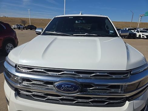Used 2023 Ford Expedition Platinum image 12