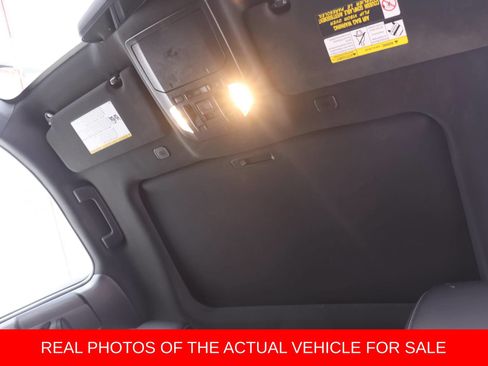 Used 2023 Toyota Highlander XSE FWD image 16