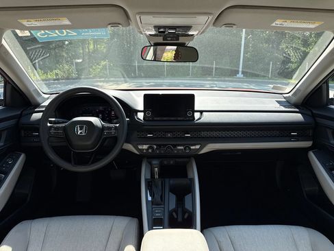 Certified 2025 Honda Accord SE image 17
