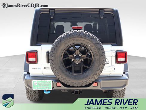 Used 2024 Jeep Wrangler Unlimited AWD/4WD image 4
