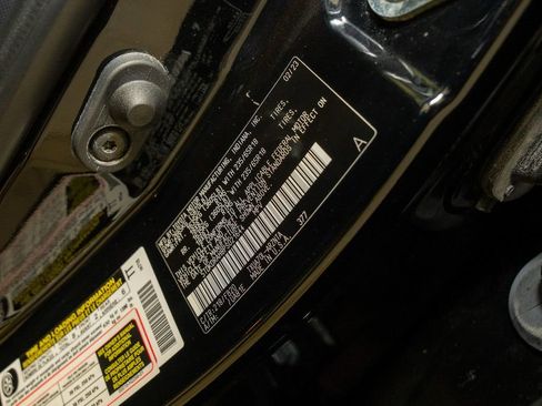 Used 2023 Toyota Highlander LE image 21