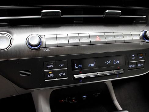 Certified 2025 Hyundai Kona SEL FWD image 34