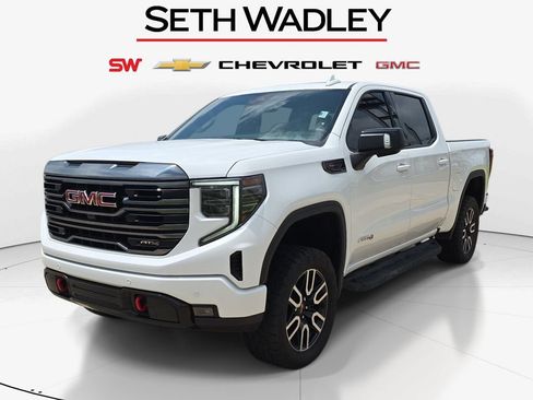 Used 2024 GMC Sierra 1500 AT4 w/ AT4 Premium Package AWD/4WD image 3