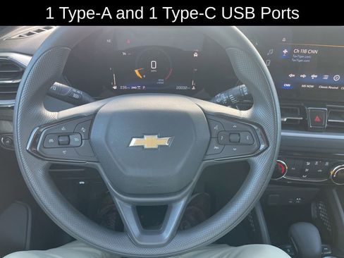 Used 2025 Chevrolet TrailBlazer LT image 14