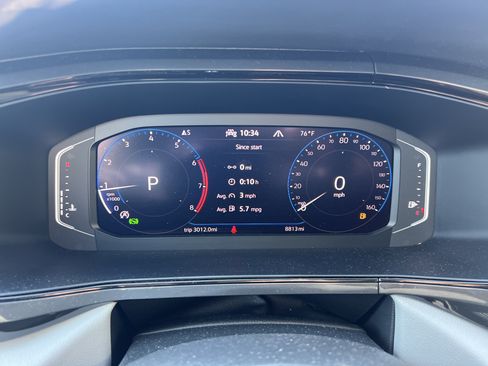 Certified 2024 Volkswagen Taos SEL AWD/4WD image 18