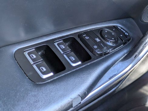 Used 2019 Kia Stinger GT2 AWD/4WD image 13