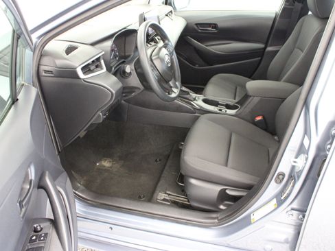 Used 2025 Toyota Corolla LE FWD image 14