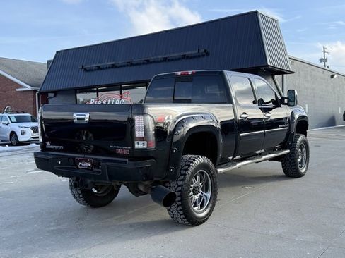 Used 2012 GMC Sierra 2500 Denali w/ Suspension Package, Off-Road image 15
