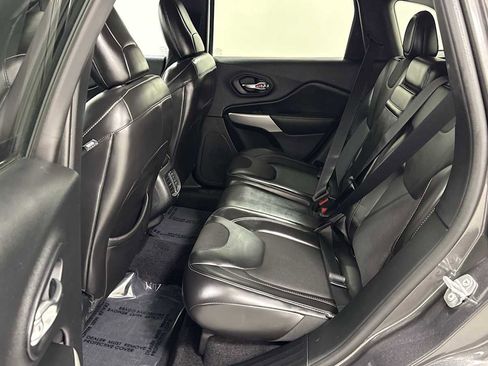 Used 2018 Jeep Cherokee Latitude Plus w/ Comfort/Convenience Group image 23