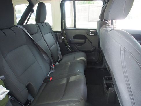 Used 2022 Jeep Wrangler Unlimited Sport AWD/4WD image 13