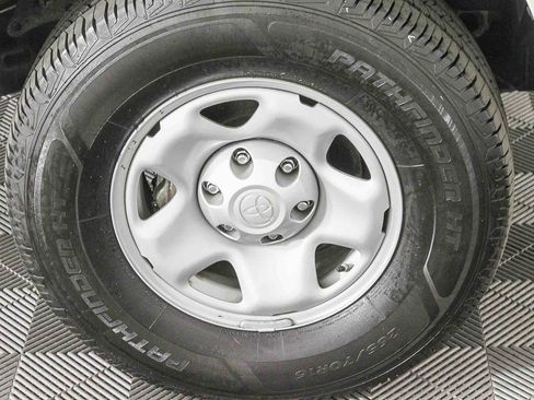 Used 2022 Toyota Tacoma SR w/ SR Convenience Package image 12