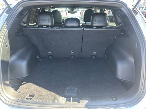 Used 2024 Jeep Compass Latitude image 32