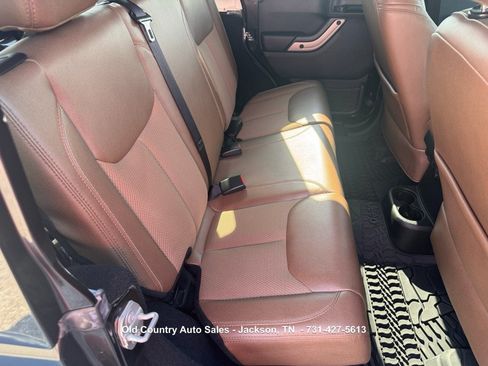 Used 2016 Jeep Wrangler Unlimited Sahara AWD/4WD image 19
