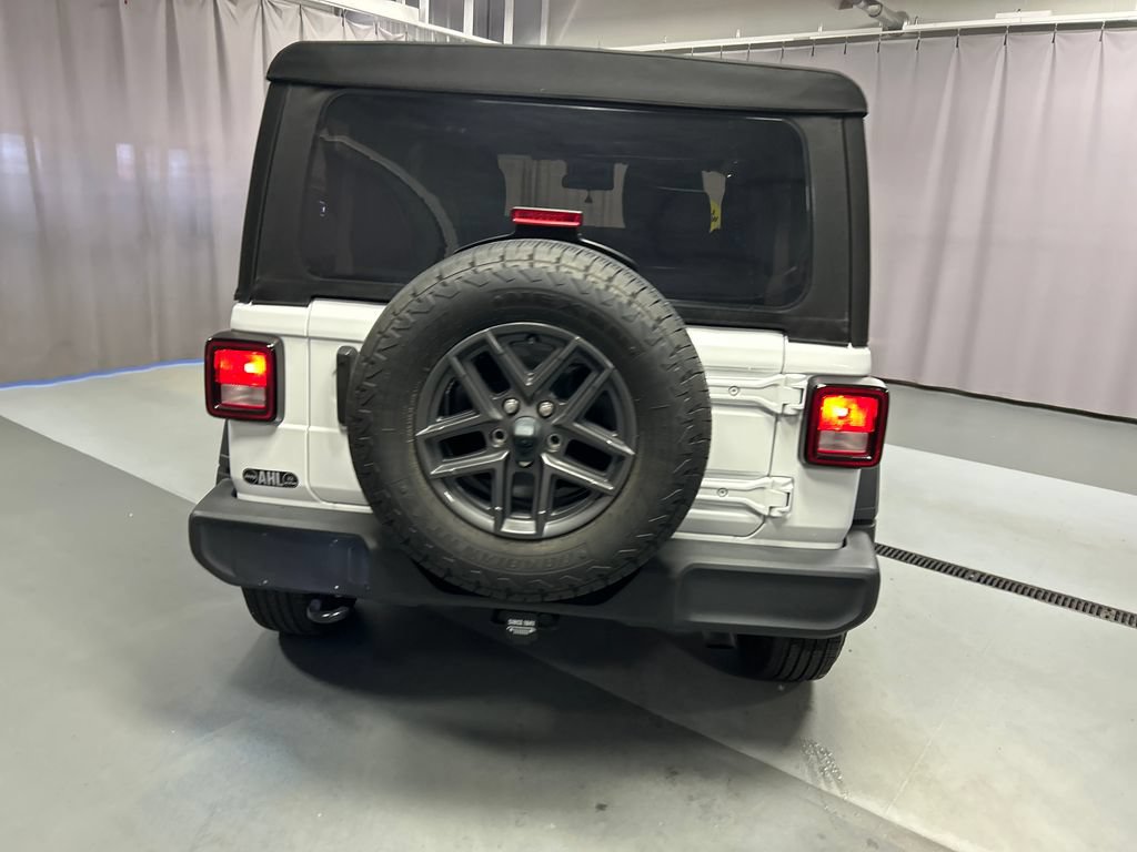 Used 2024 Jeep Wrangler Sport AWD/4WD image 6