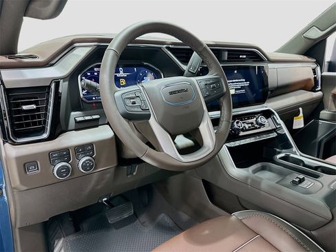 New 2025 GMC Sierra 2500 Denali w/ Denali Reserve Package image 9