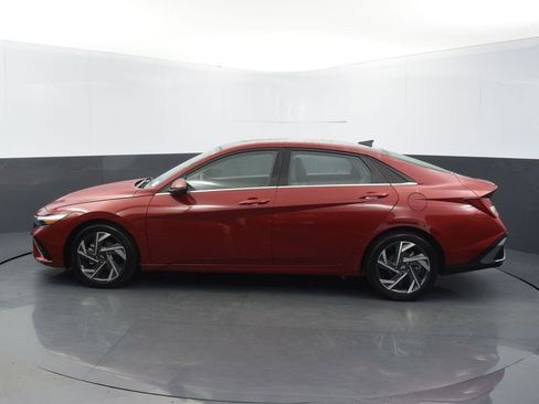 Used 2024 Hyundai Elantra Limited image 5