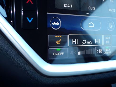 Used 2023 Subaru Ascent Premium w/ Convenience Package image 18