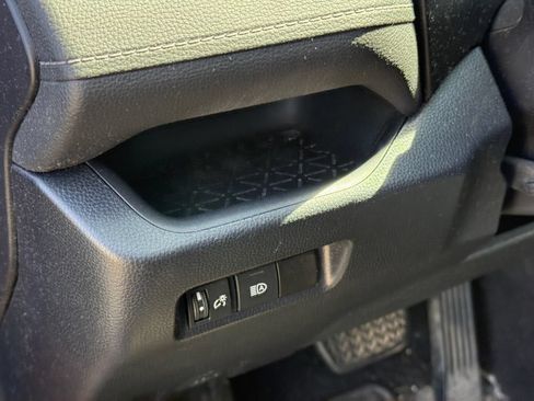Used 2019 Toyota RAV4 LE w/ All Weather Liner Package AWD/4WD image 19