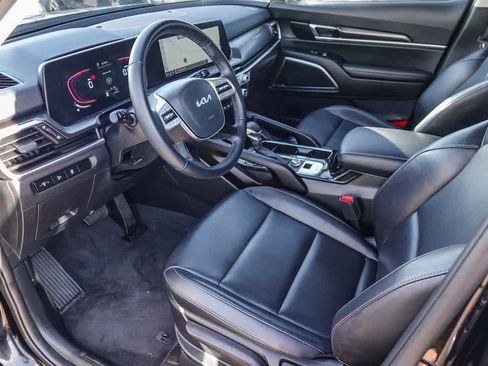 Certified 2025 Kia Telluride LX image 16