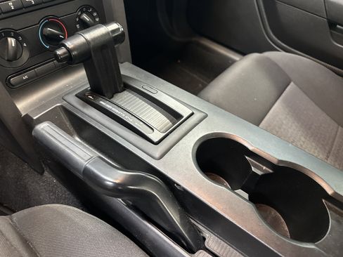 Used 2009 Ford Mustang Coupe image 4