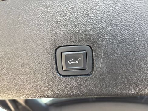 Used 2018 Chevrolet Traverse LT AWD/4WD image 46