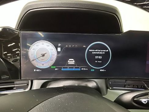 Used 2025 Hyundai Elantra Limited FWD image 18