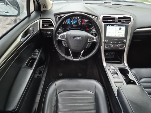 Used 2019 Ford Fusion SEL image 12