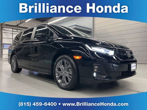 Used 2025 Honda Odyssey Touring image 1