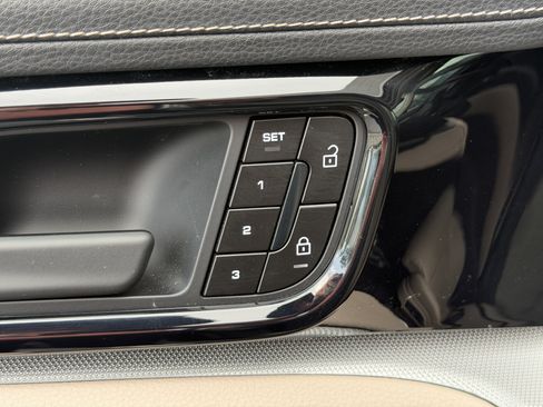 Certified 2025 Porsche Panamera 4 E-Hybrid AWD/4WD image 19