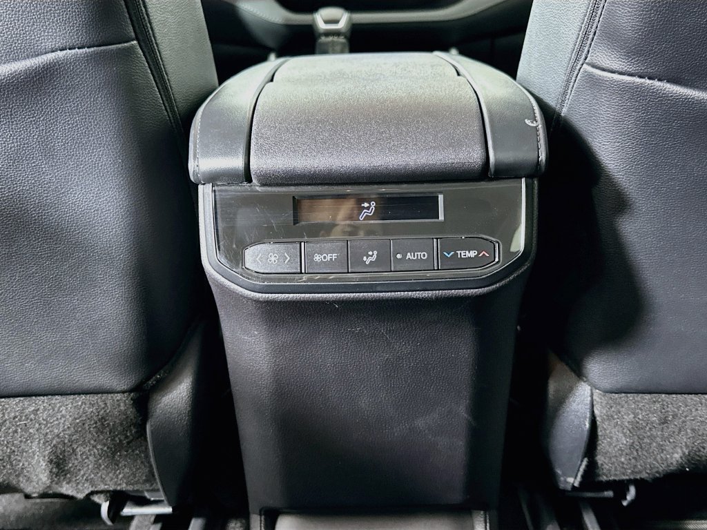 Used 2026 Toyota Highlander XLE AWD/4WD image 26