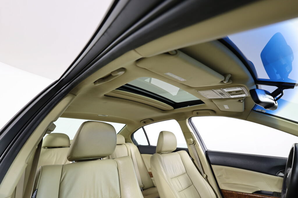 Used 2011 Honda Accord EX-L image 39