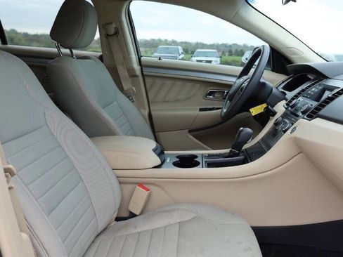 Used 2017 Ford Taurus SE image 15