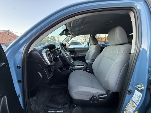 Used 2019 Toyota Tacoma SR5 image 12