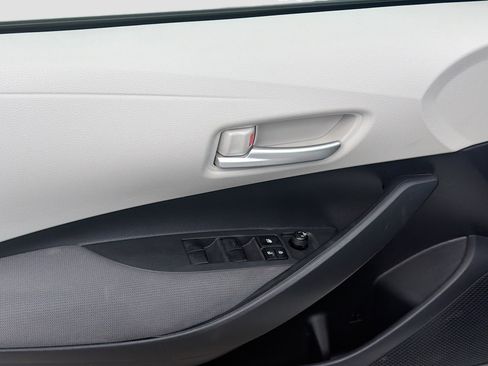 Used 2021 Toyota Corolla LE FWD image 16