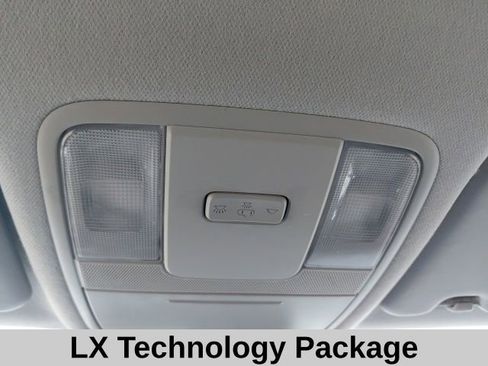 Used 2023 Kia Soul LX w/ LX Technology Package FWD image 3