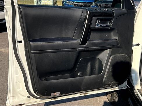 Used 2023 Toyota 4Runner 40th Anniversary SE AWD/4WD image 19