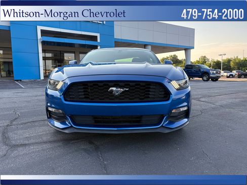 Used 2017 Ford Mustang Coupe RWD image 3