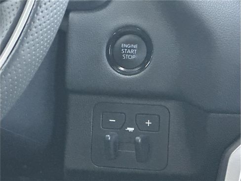 Used 2026 Toyota Tundra Limited AWD/4WD image 27