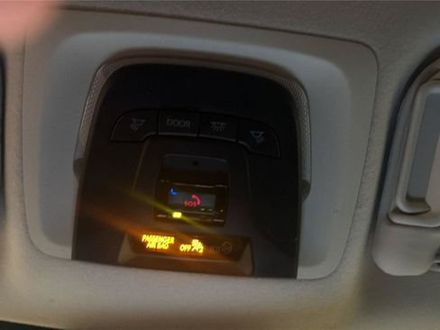 Used 2025 Toyota Corolla LE FWD image 21