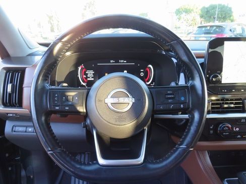 Used 2022 Nissan Pathfinder Platinum w/ Cargo Package image 34