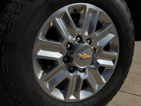 Used 2024 Chevrolet Silverado 3500 High Country w/ Z71 Off-Road Package image 11