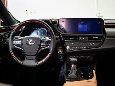 New 2025 Lexus ES 350 Ultra Luxury image 31